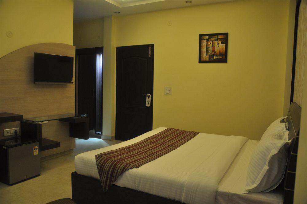 Hotel Mm Yellowuds 암리차르 외부 사진